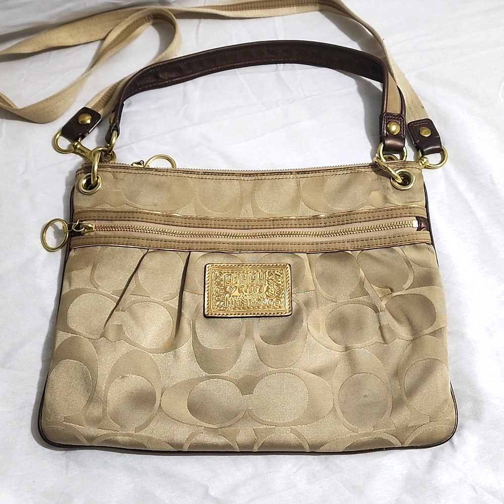 2264 Coach Poppy tan bag, purse